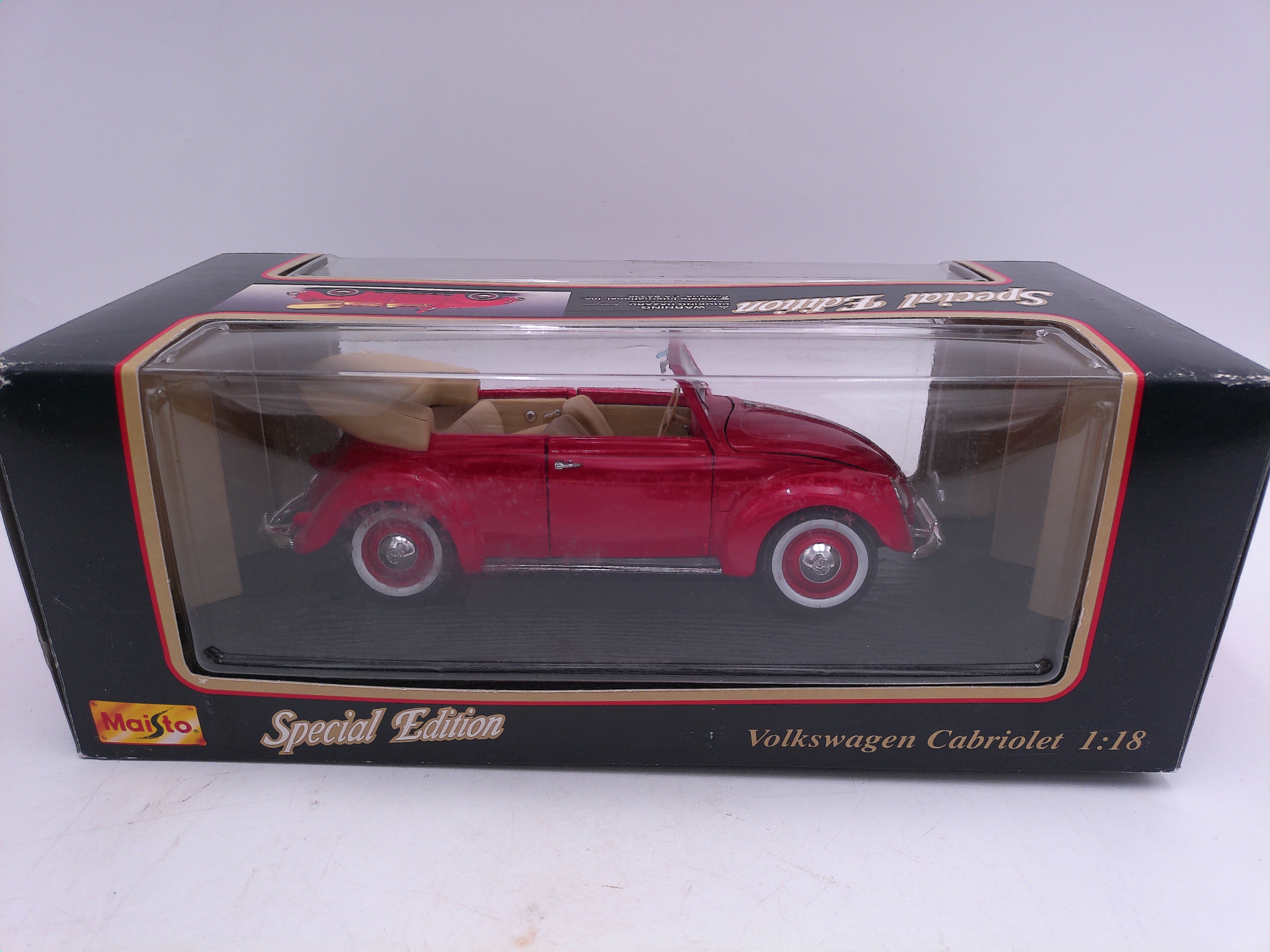 Maisto Special Edition 1951 Volkswagen Cabriolet 1/18 Red