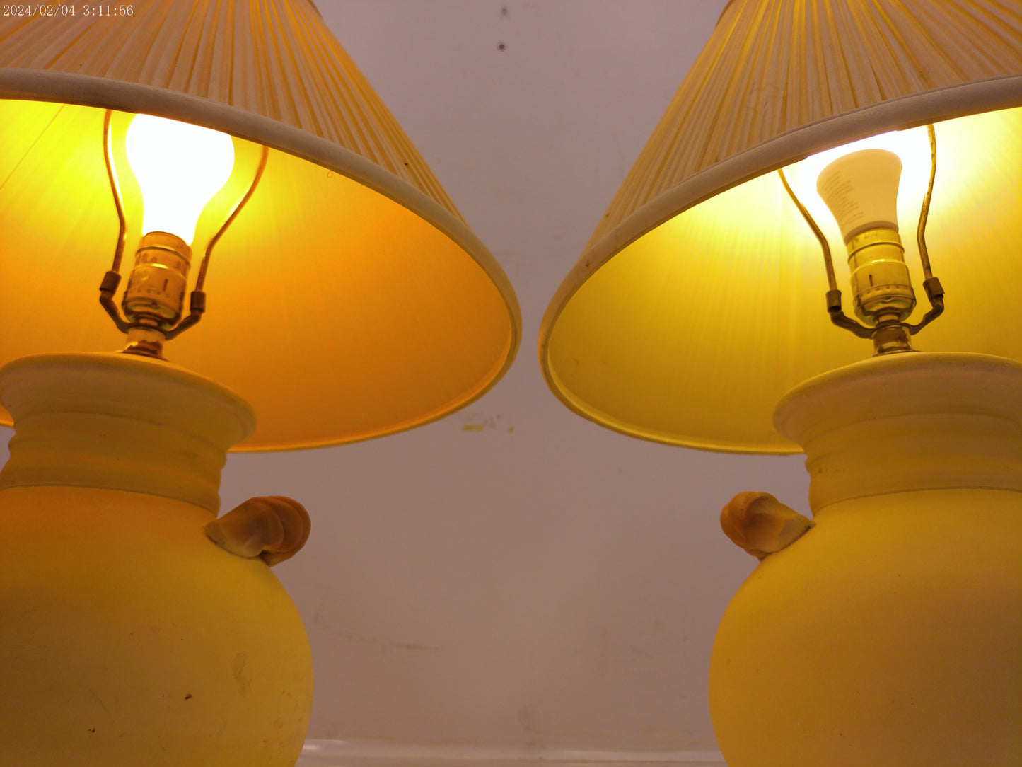 Pair of Traditional Beige Table Lamps