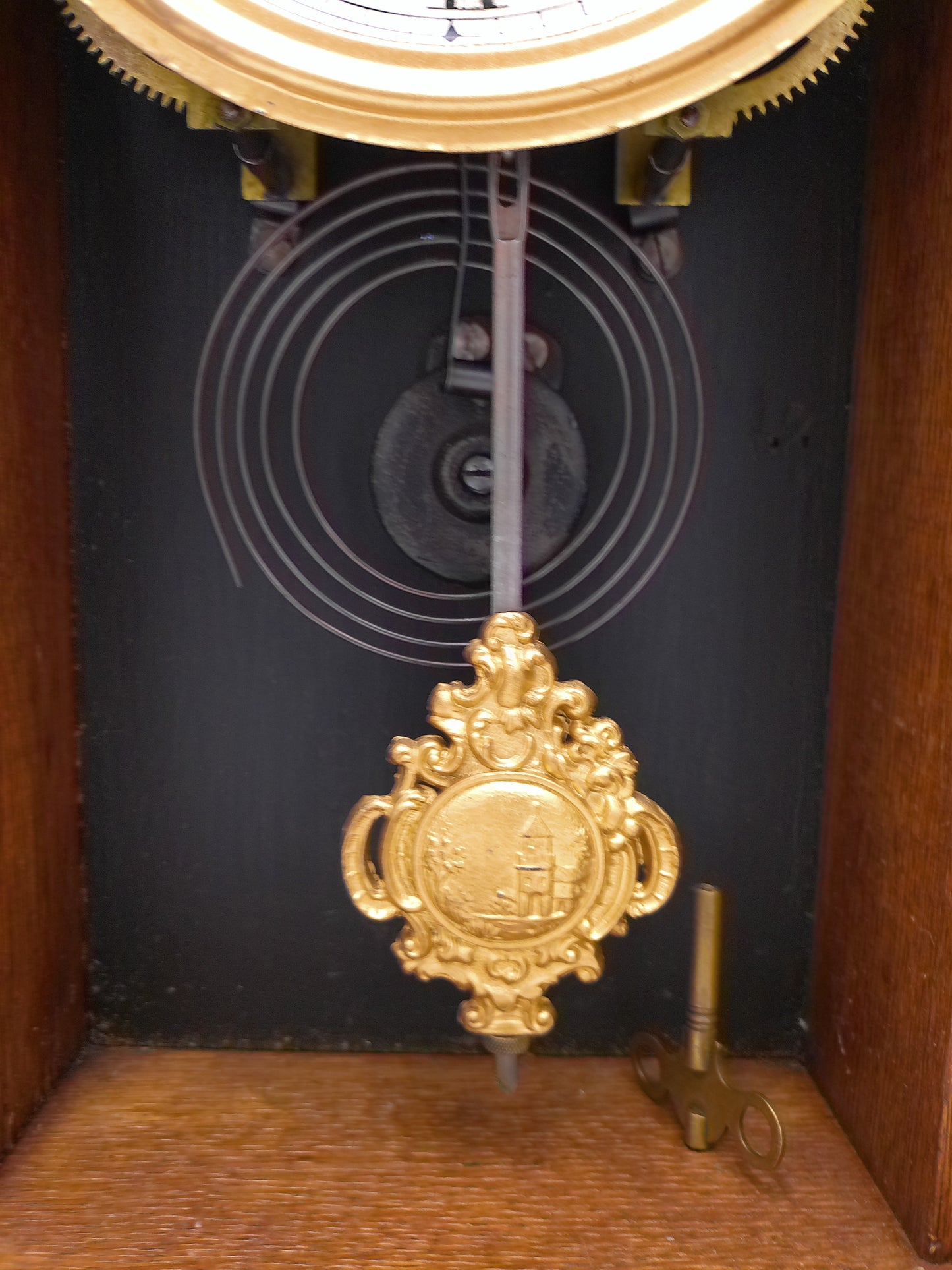 Ingraham Gingerbread Parlor Kitchen Mantle Clock With Chime Works