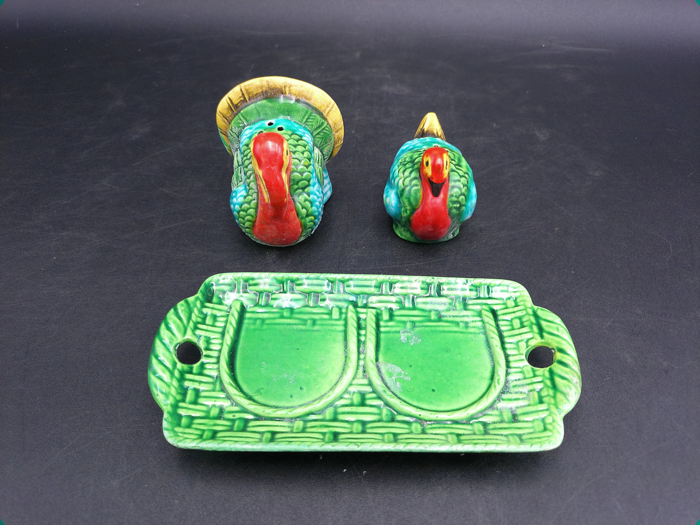Salt & Pepper Shakers  1940's Tom Turkey and Hen with Tray