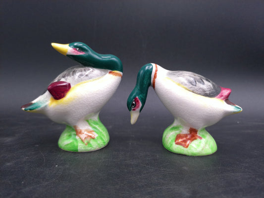 Salt and Pepper Shakers Geese Design Vintage Made in Japan