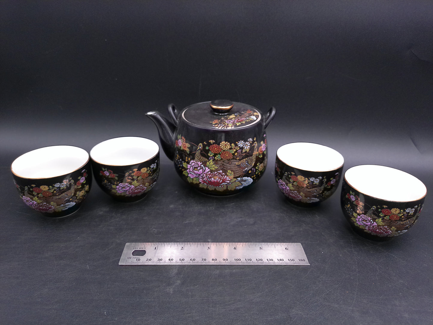 Japanize Tea Pot and 4 Tea Cups Vintage Floral Design Gold Rim