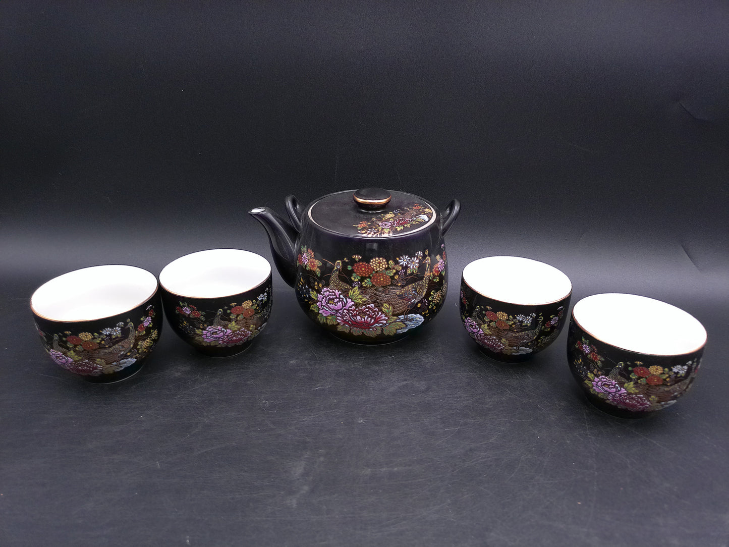 Japanize Tea Pot and 4 Tea Cups Vintage Floral Design Gold Rim