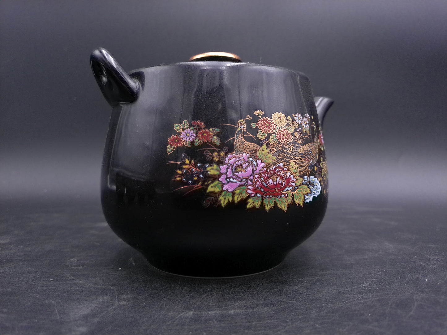 Japanize Tea Pot and 4 Tea Cups Vintage Floral Design Gold Rim