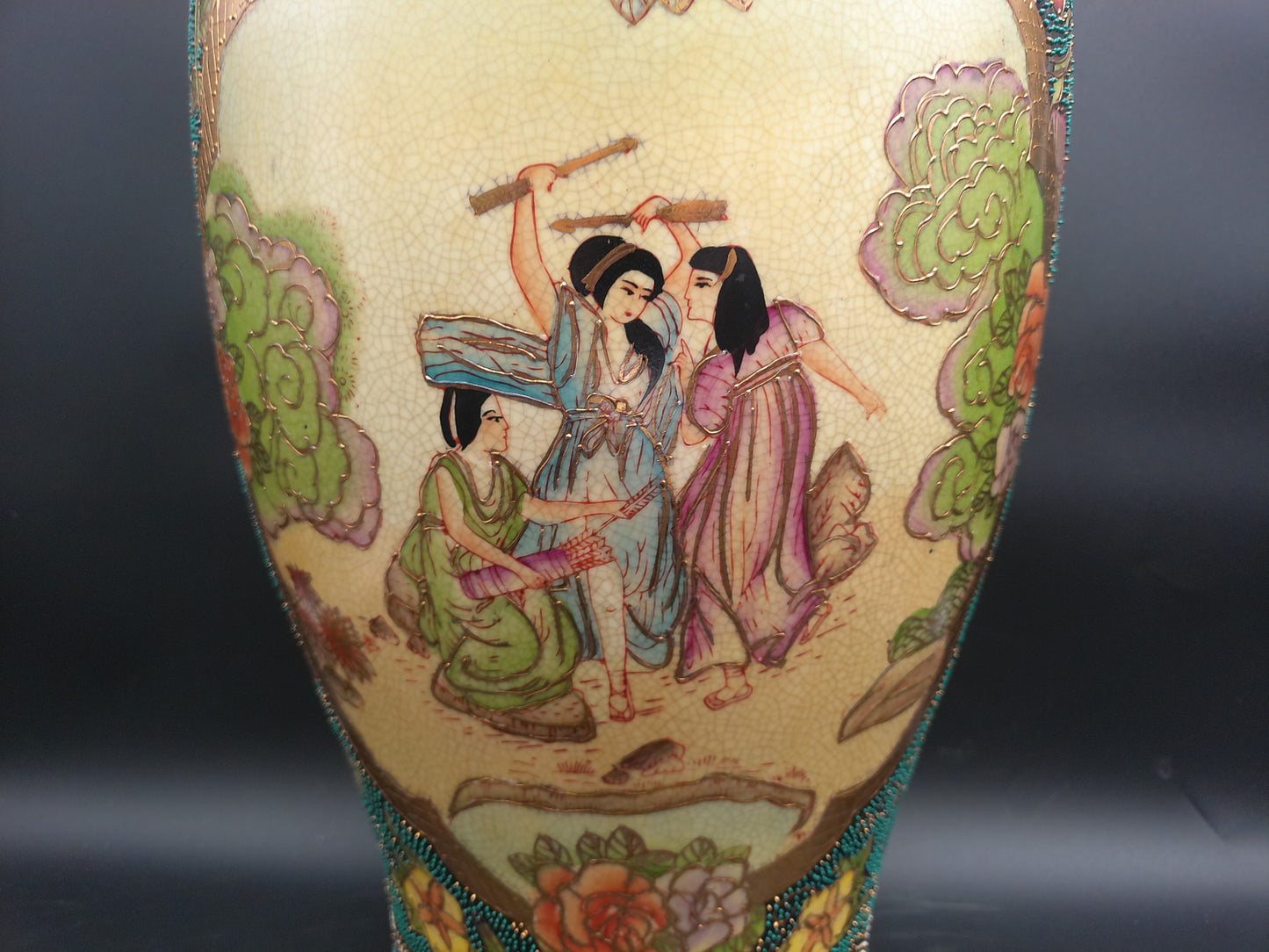 Japanese Japan Large Vase Gold Patterns Vintage Beautiful Bead Designs