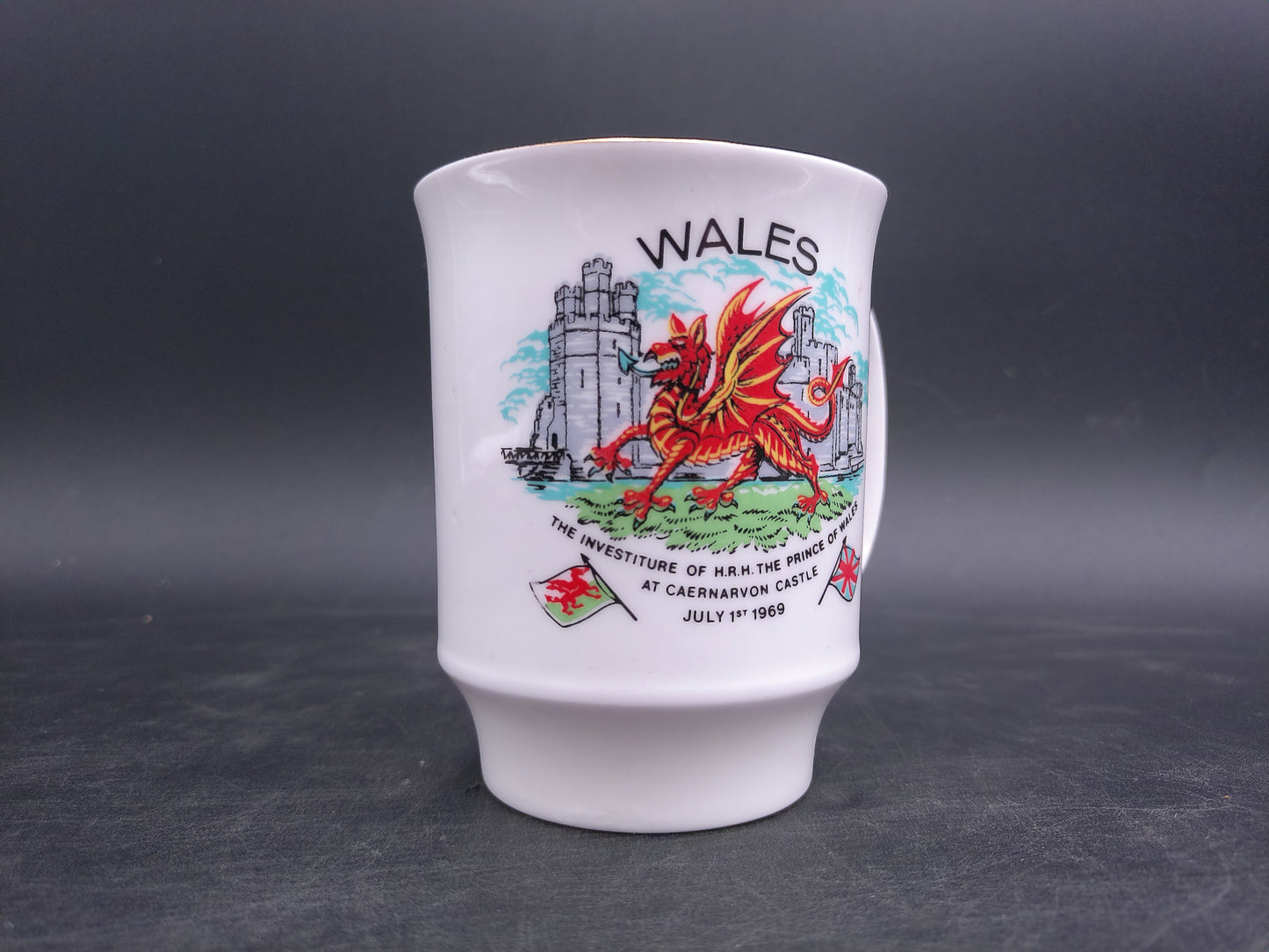 Welsh Dragon Investiture of HRH Prince of Wales Caernarvon Castle 1969 Mug Gold Rim