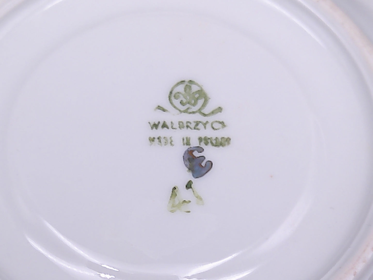 Walbrzych Made in Poland Porcelain Set of 4 Plates  Gold Rim Floral Design Vintage
