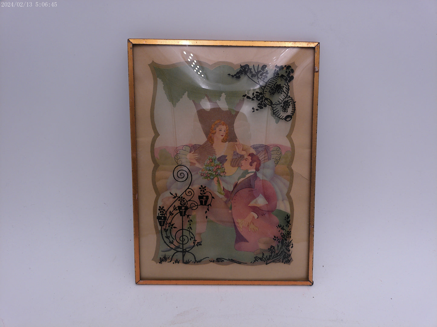 Glass Convex Silhouette Framed Picture Couple in Park Metal  Frame  B119