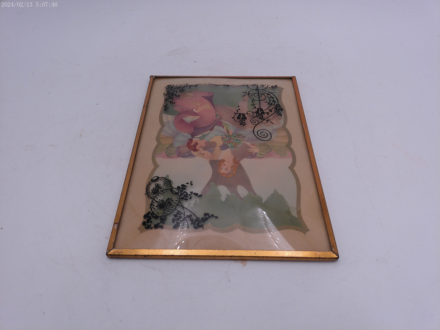 Glass Convex Silhouette Framed Picture Couple in Park Metal  Frame  B119