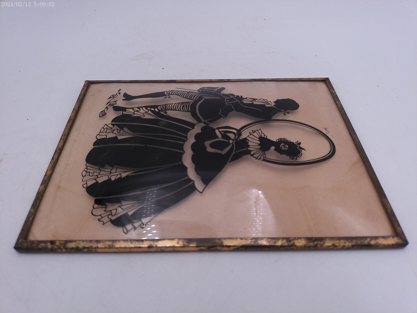 Glass Convex Silhouette Framed Picture Couple Back to Back  Metal  Frame  B120