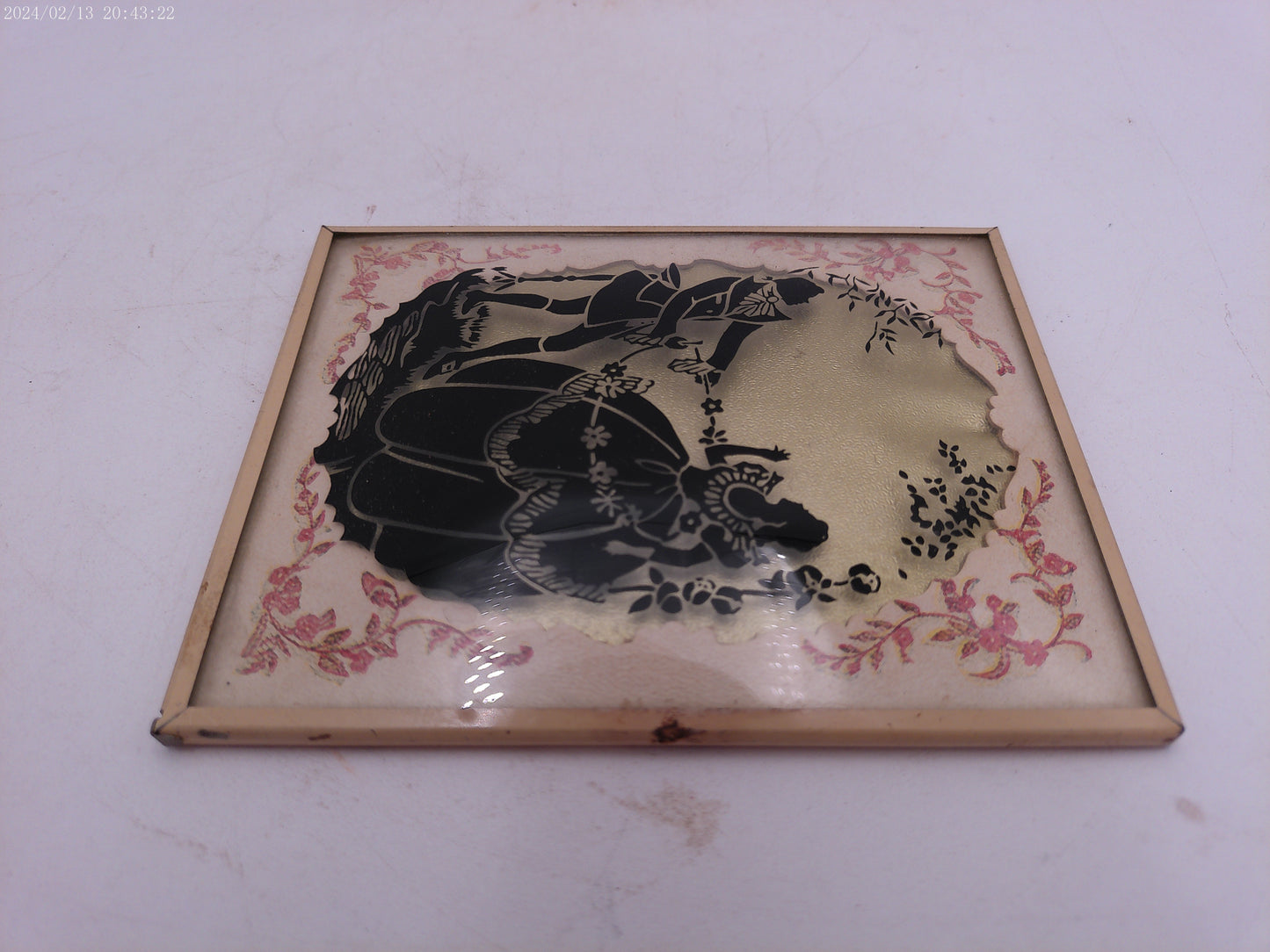 Glass Convex Silhouette Framed Picture Couple Dancing  B25
