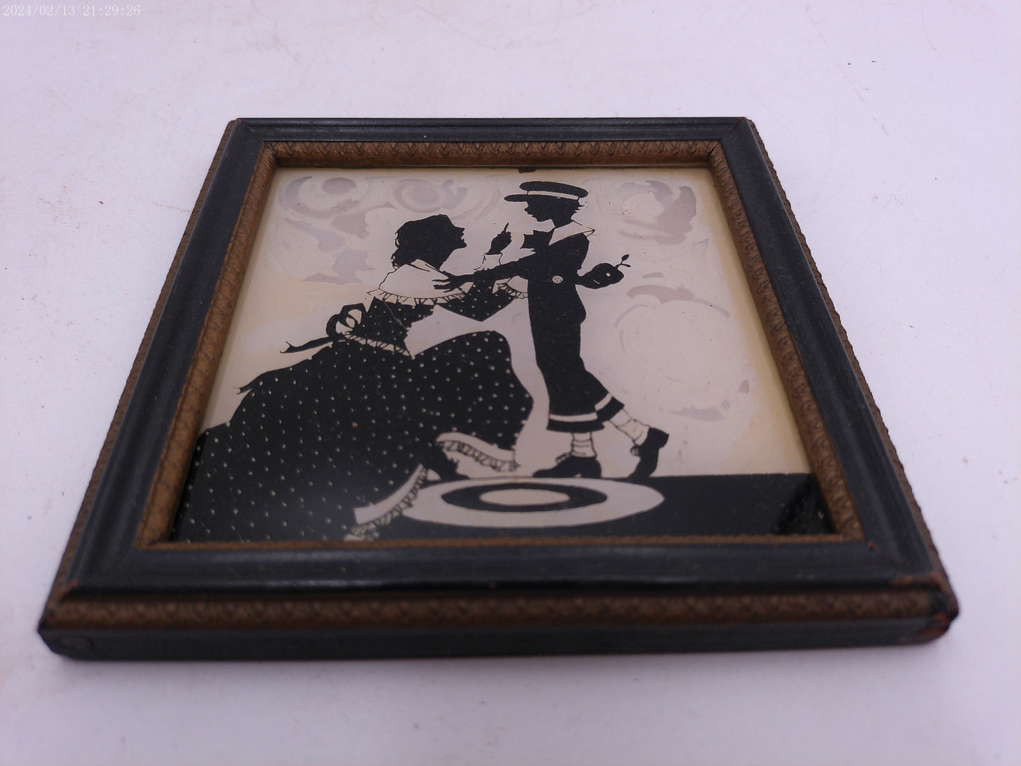 Glass Convex Silhouette Framed Picture  Hiding Gift B218