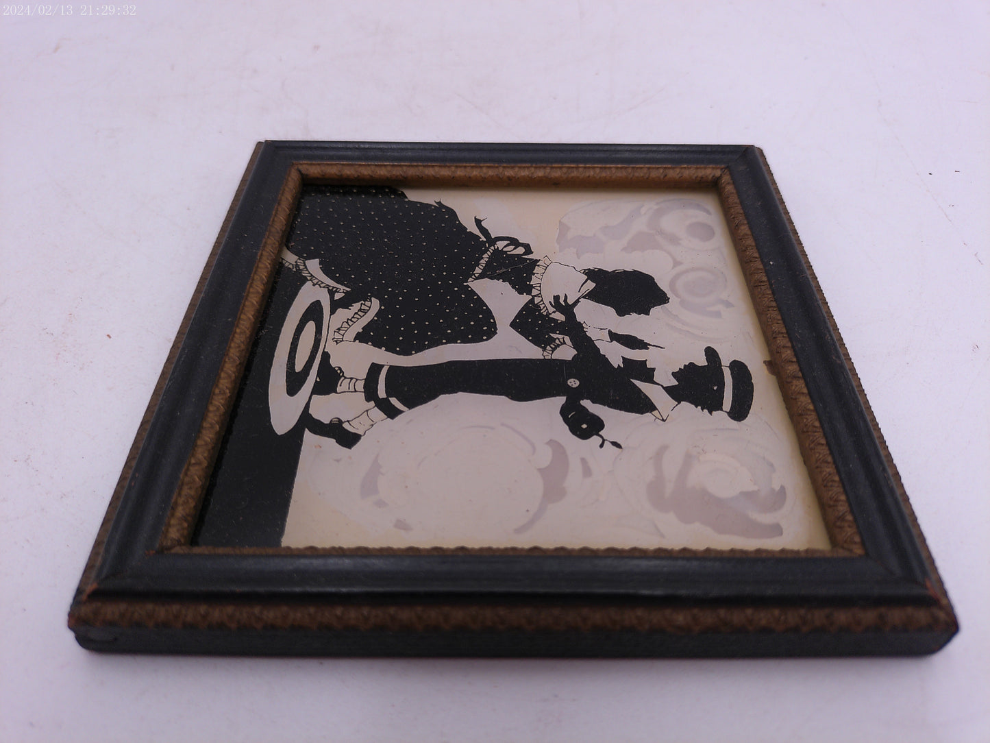 Glass Convex Silhouette Framed Picture  Hiding Gift B218