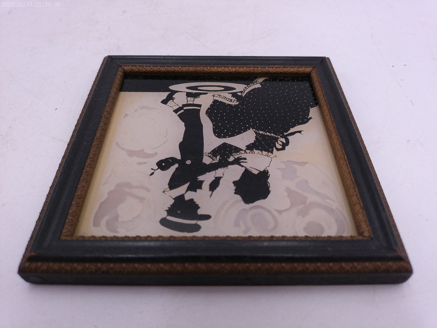 Glass Convex Silhouette Framed Picture  Hiding Gift B218