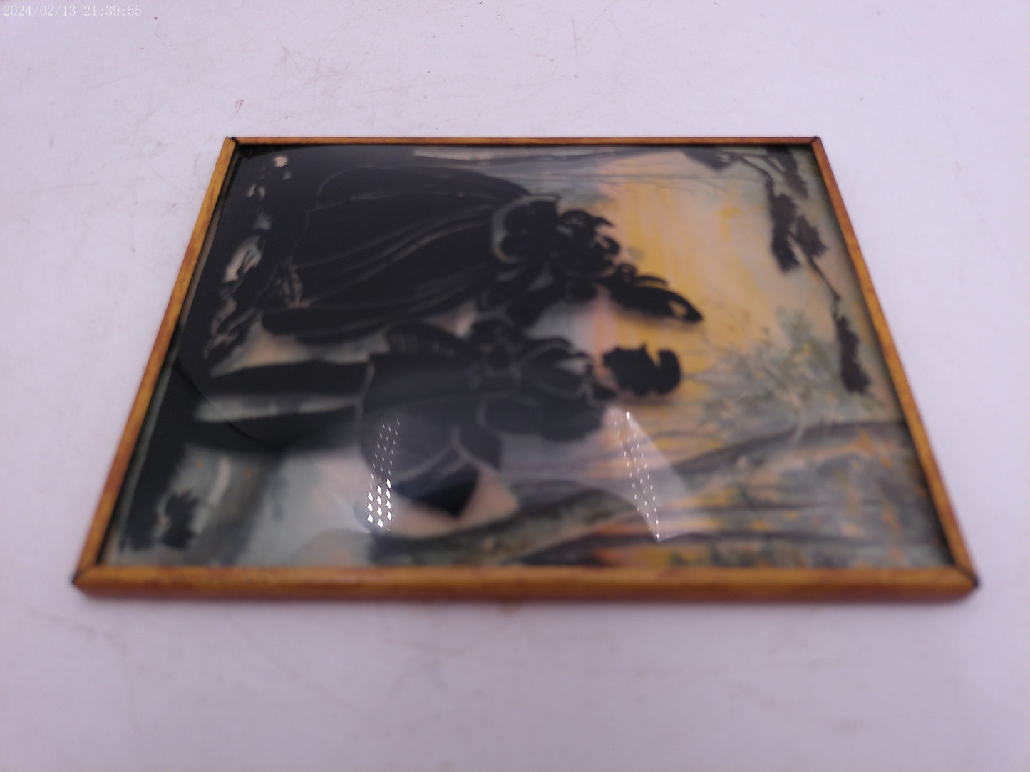 Glass Convex Silhouette Framed Picture Couple Standing Under Tree  B31