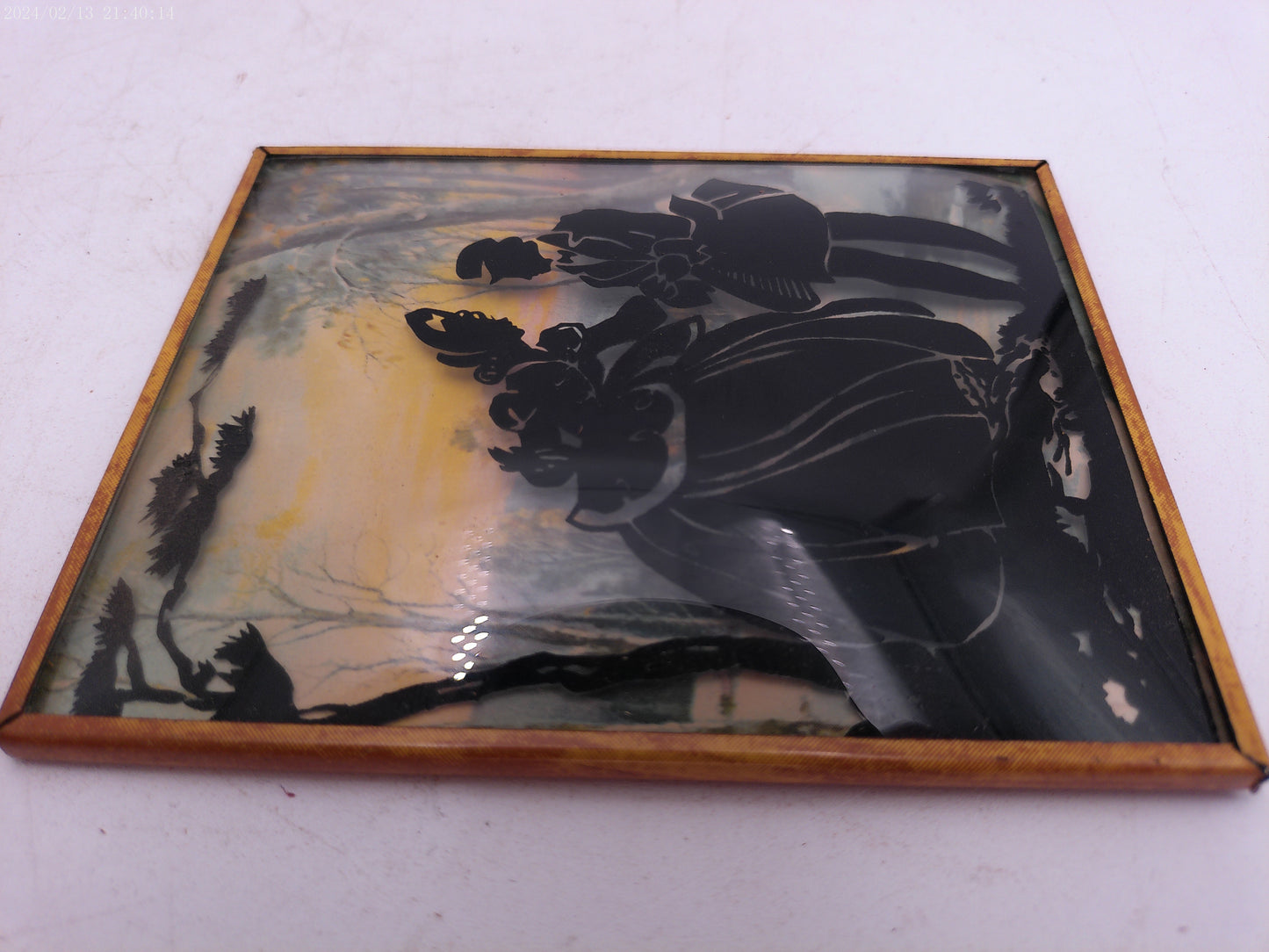 Glass Convex Silhouette Framed Picture Couple Standing Under Tree  B31