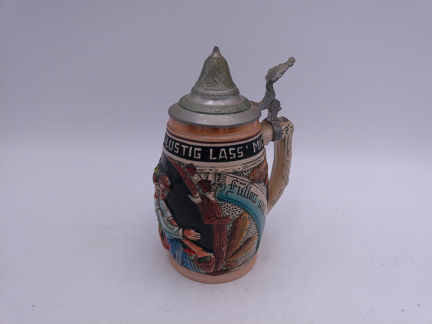 Beer Stein King , "Lustig Fass Mich Lustig Lass Mich", 1/4L German pewter Lid