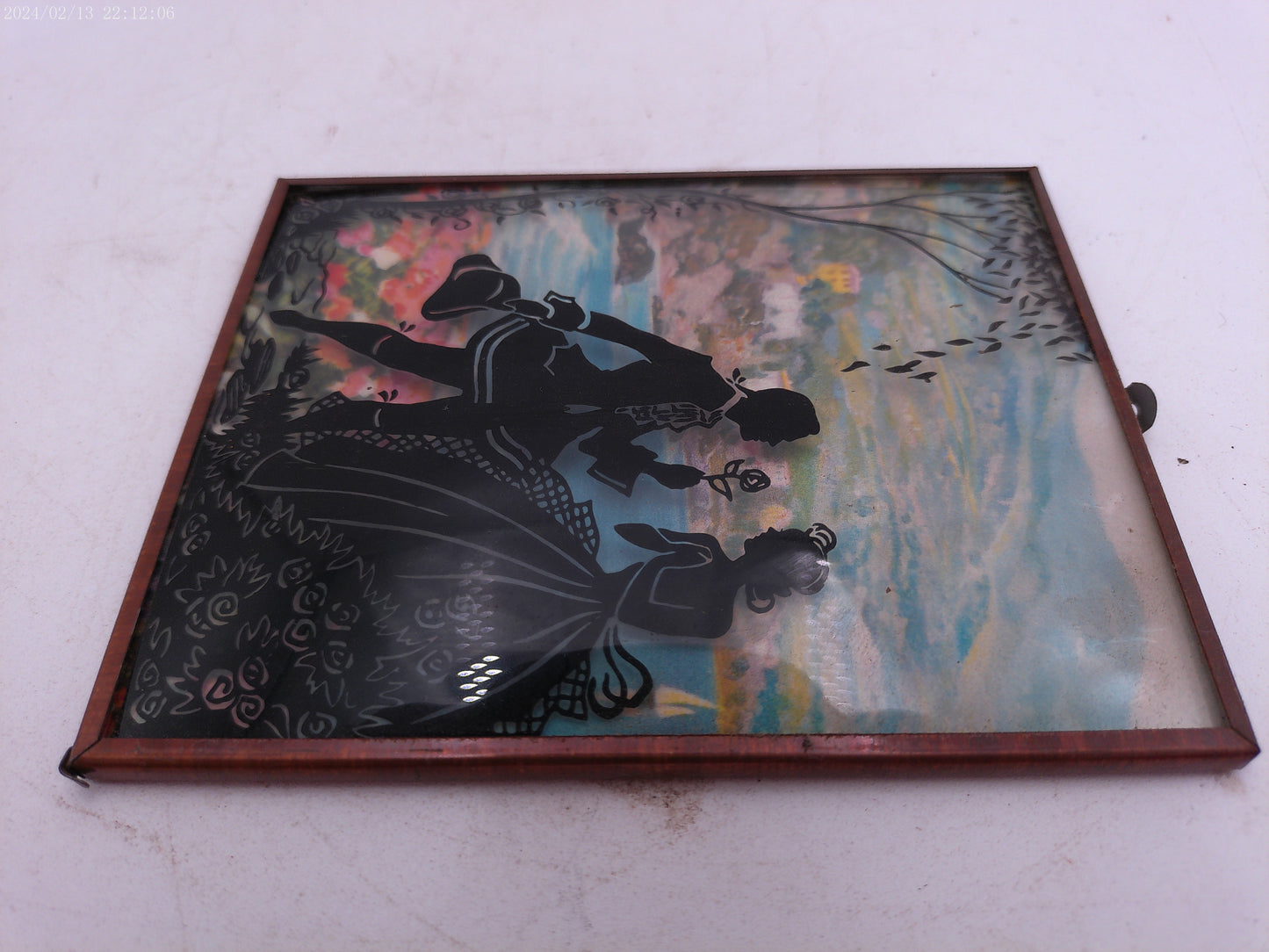 Glass Convex Silhouette Framed Picture Couple With a Flower  B310