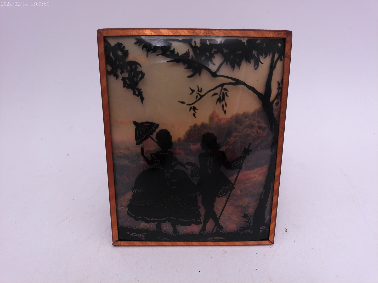 Glass Convex Silhouette Framed Picture Couple Enjoying Time Together B515
