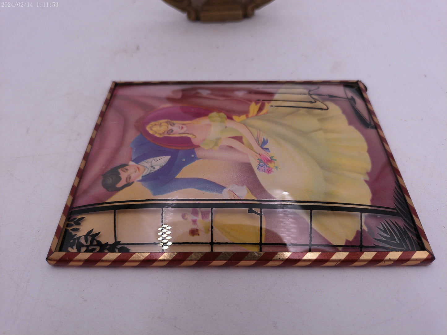 Glass Convex Silhouette Framed Picture Young Couple Seating By Candles  B522