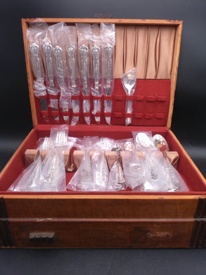 Rogers & Bro. Silverware Flatware in Wood Chest   50 pcs