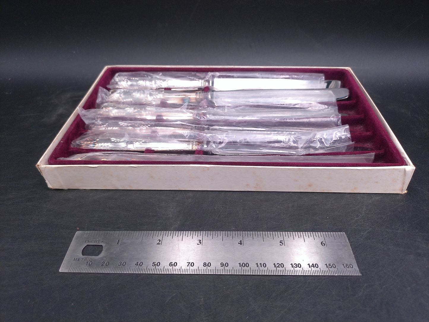 Set of 6 Stainless Knifes Made in England Viners Of Sheffleld