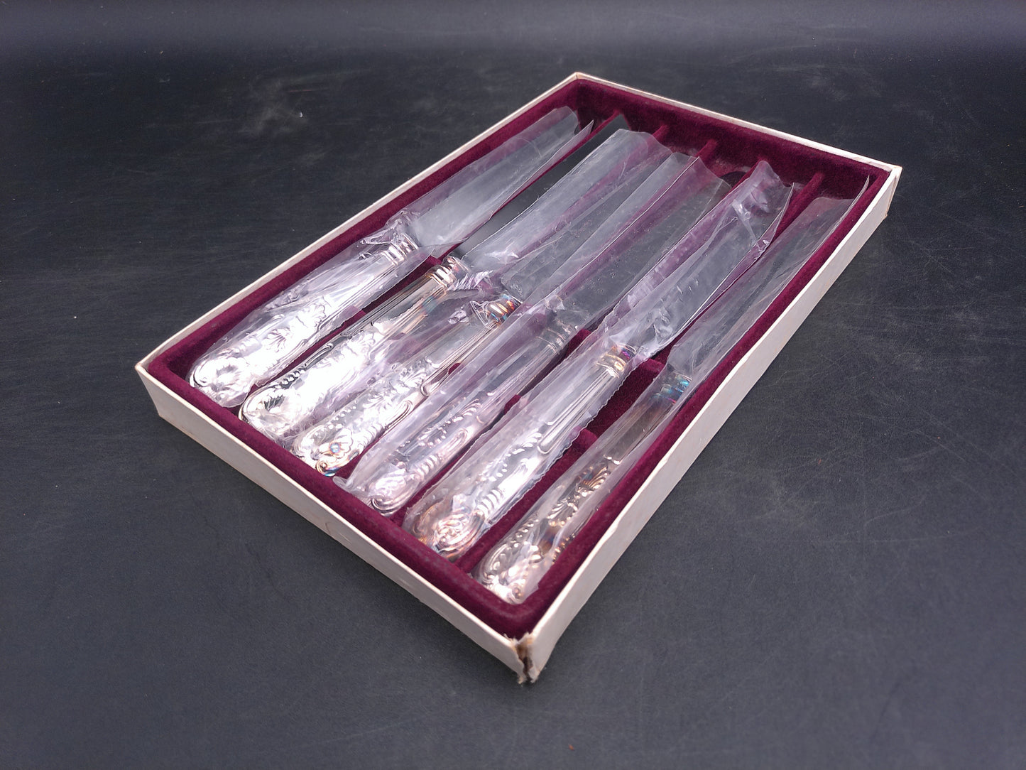 Set of 6 Stainless Knifes Made in England Viners Of Sheffleld