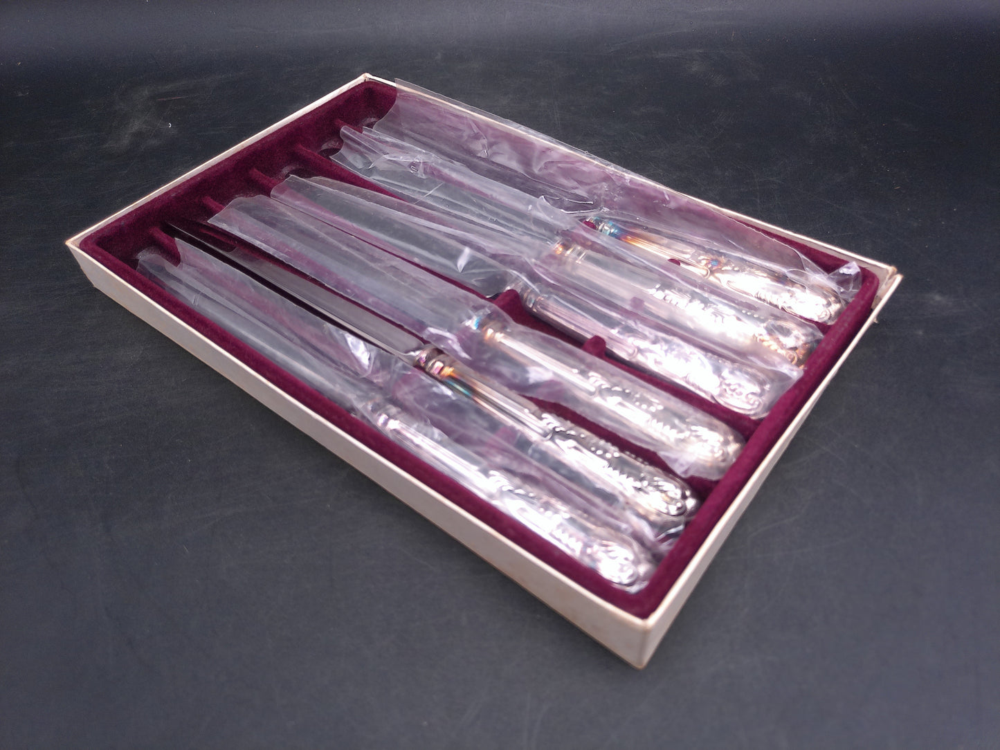 Set of 6 Stainless Knifes Made in England Viners Of Sheffleld