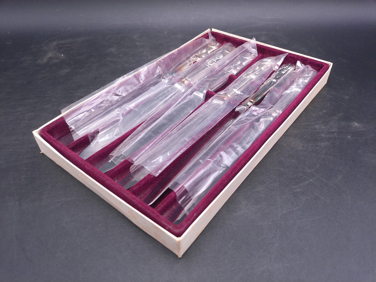Set of 6 Stainless Knifes Made in England Viners Of Sheffleld