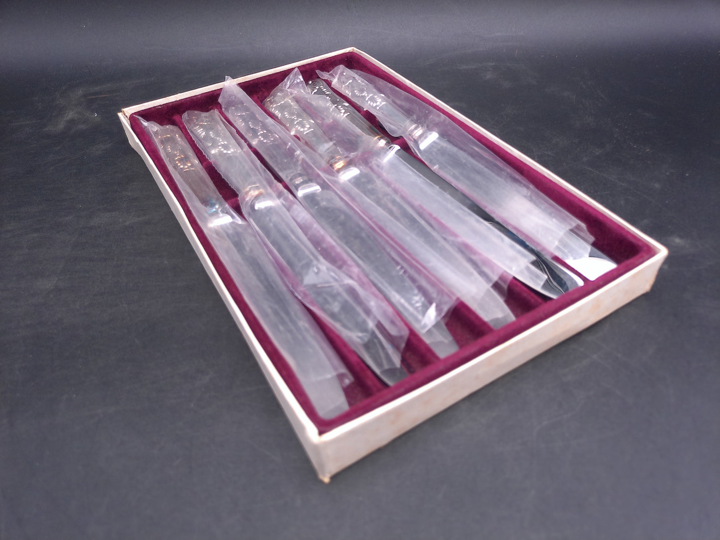 Set of 6 Stainless Knifes Made in England Viners Of Sheffleld