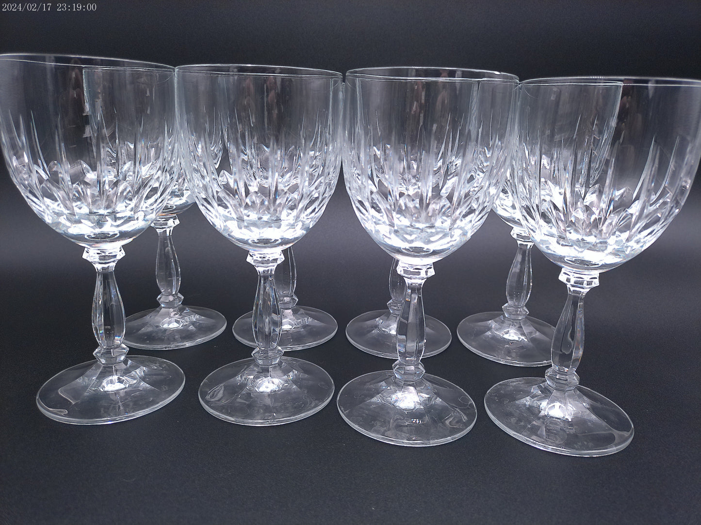 Set of 8 Very Beautiful Wine Glasses Luminarc France Glass