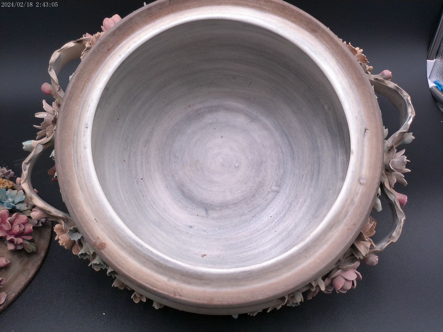 Capodimonte flower Centerpiece Bowl wih lid vintage