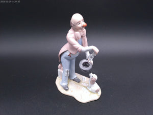 Sevilla Figurine Clown Pulling Rabbit out of Hat 1986