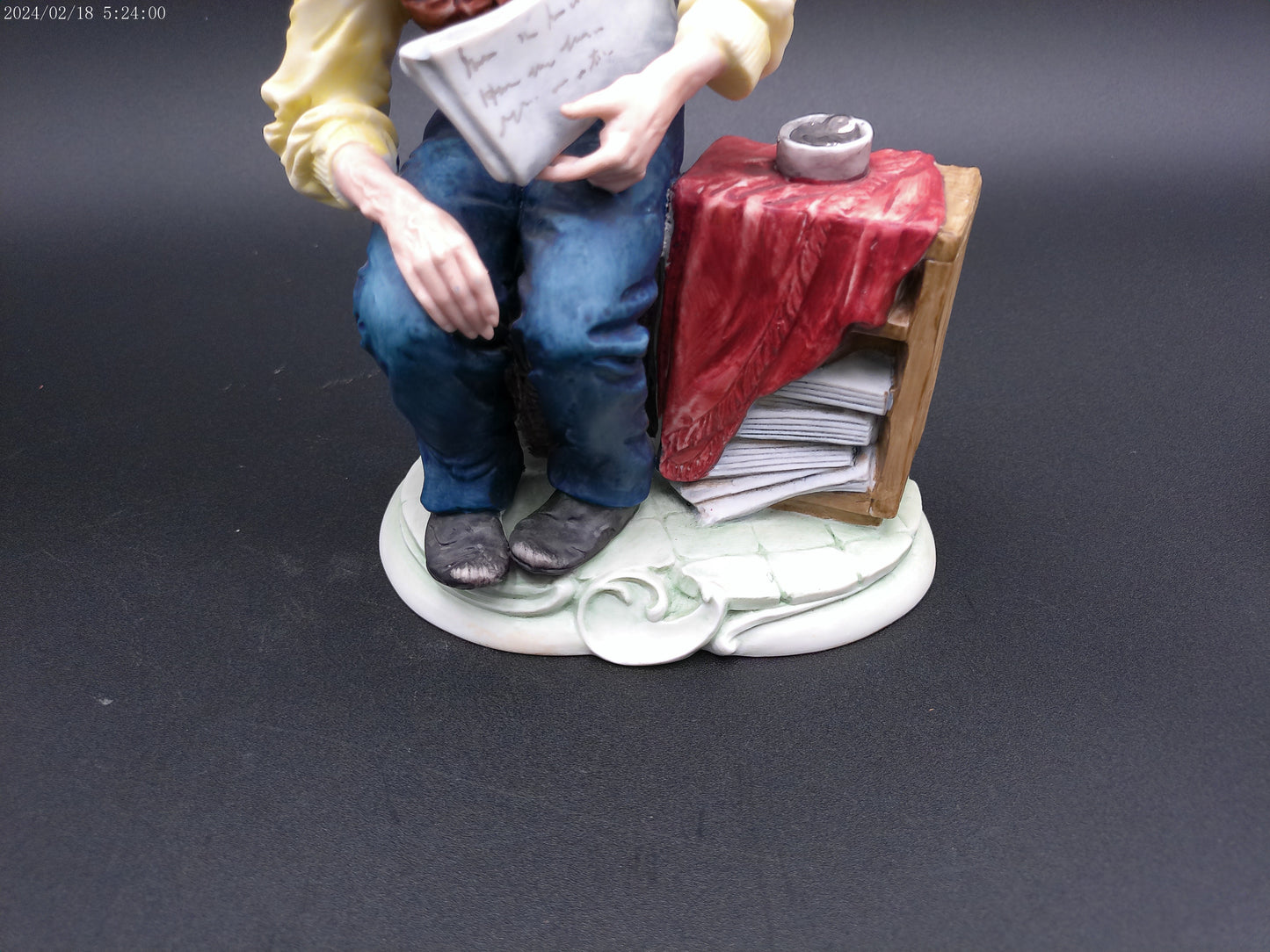 Bruno Capodimonte Figurine Porcelain Old Man Newspapers no.1044 3D Detail Hand Painted