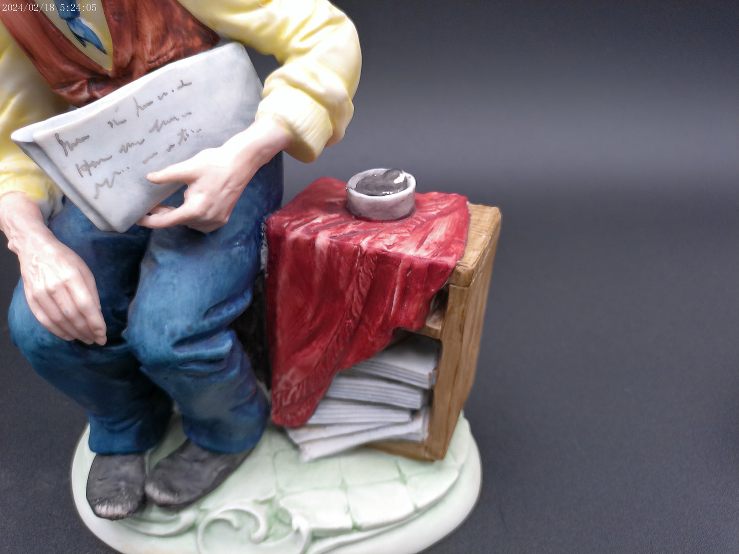 Bruno Capodimonte Figurine Porcelain Old Man Newspapers no.1044 3D Detail Hand Painted