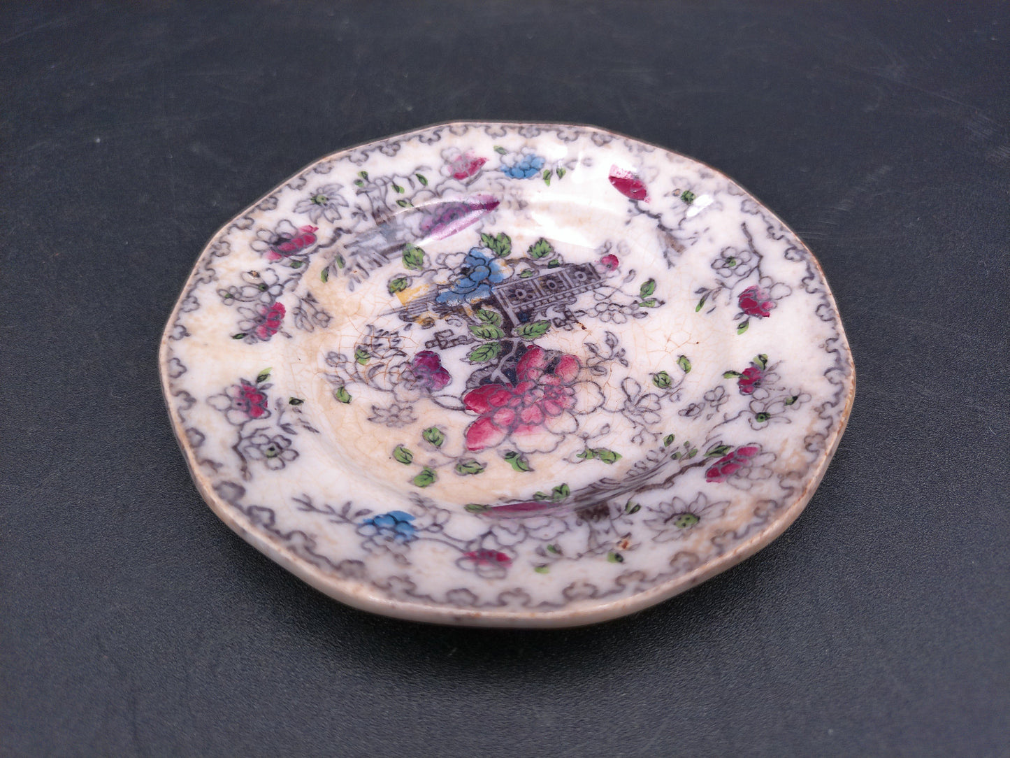 Very Old Decorative Plate Floral Design Chinese gold medallion rim display plate