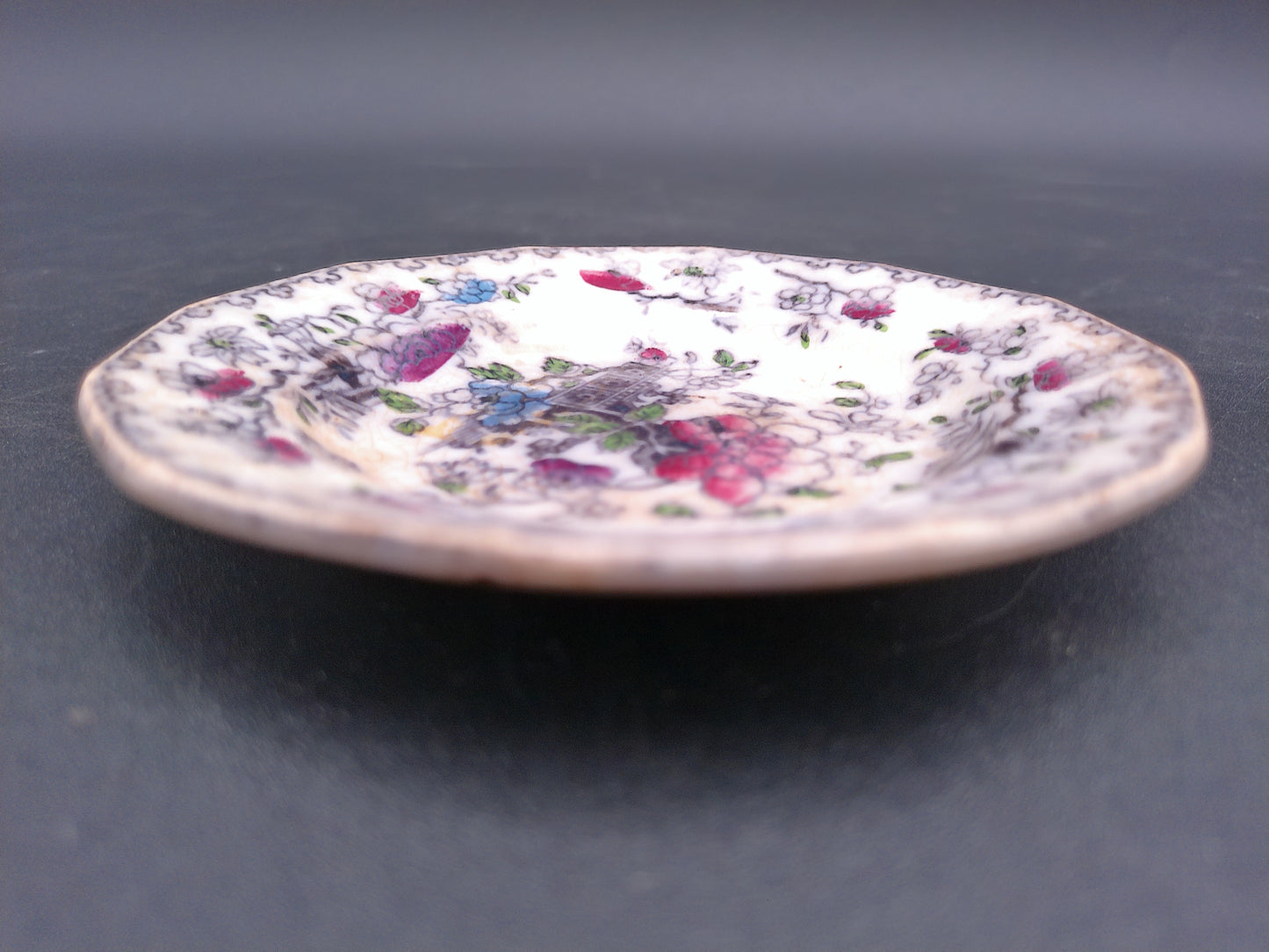 Very Old Decorative Plate Floral Design Chinese gold medallion rim display plate