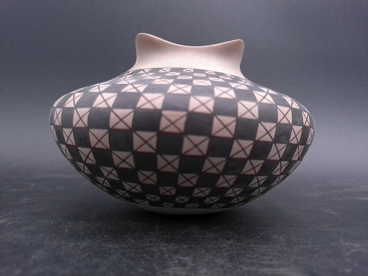 Clay Geometric Vase Mata Ortiz Pottery Signed by Artist Olga Quezada