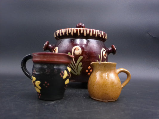 Bowl Pot With Lid Unique Design Pattern  and 2 pitchers Vintage