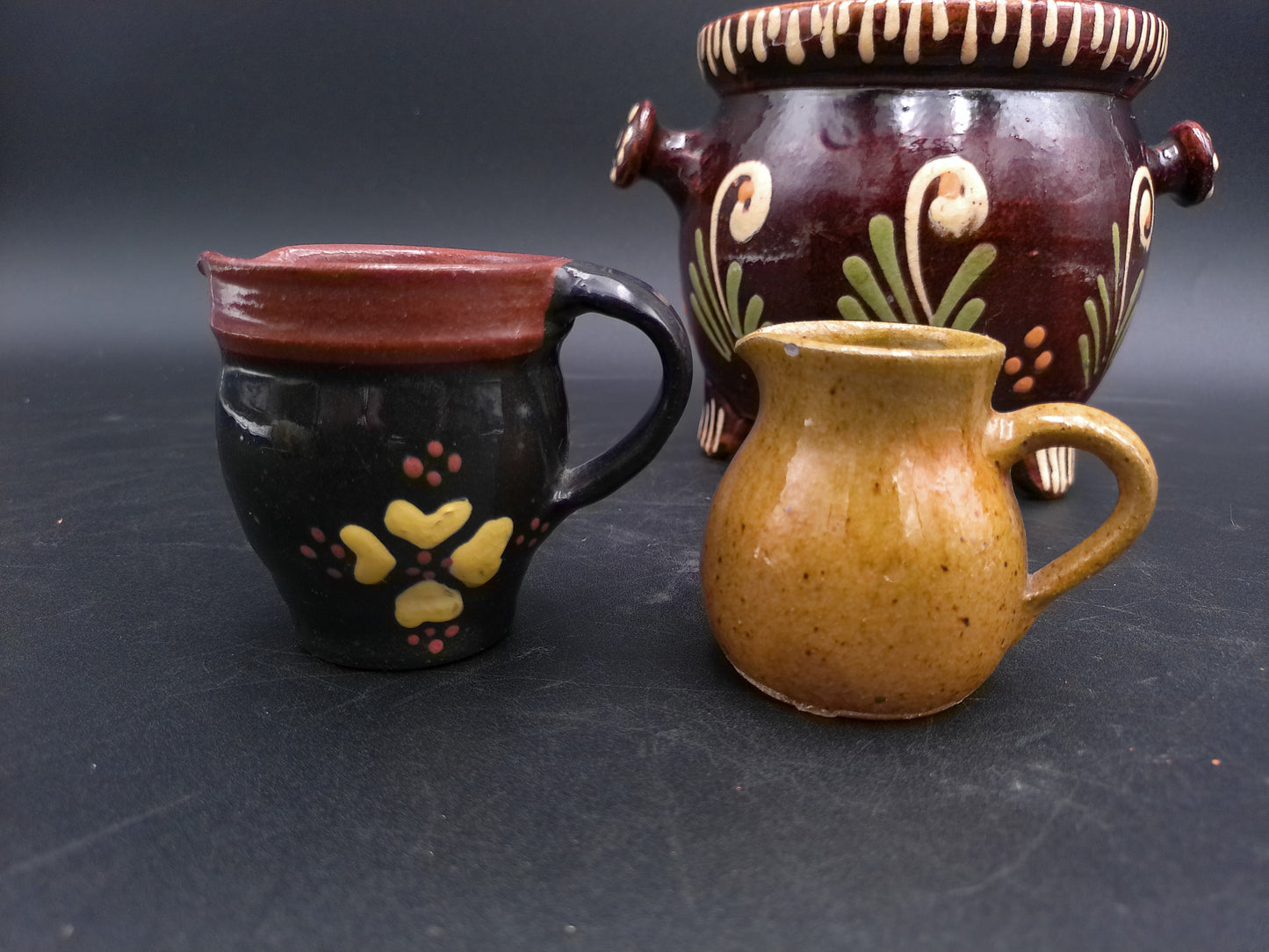 Bowl Pot With Lid Unique Design Pattern  and 2 pitchers Vintage