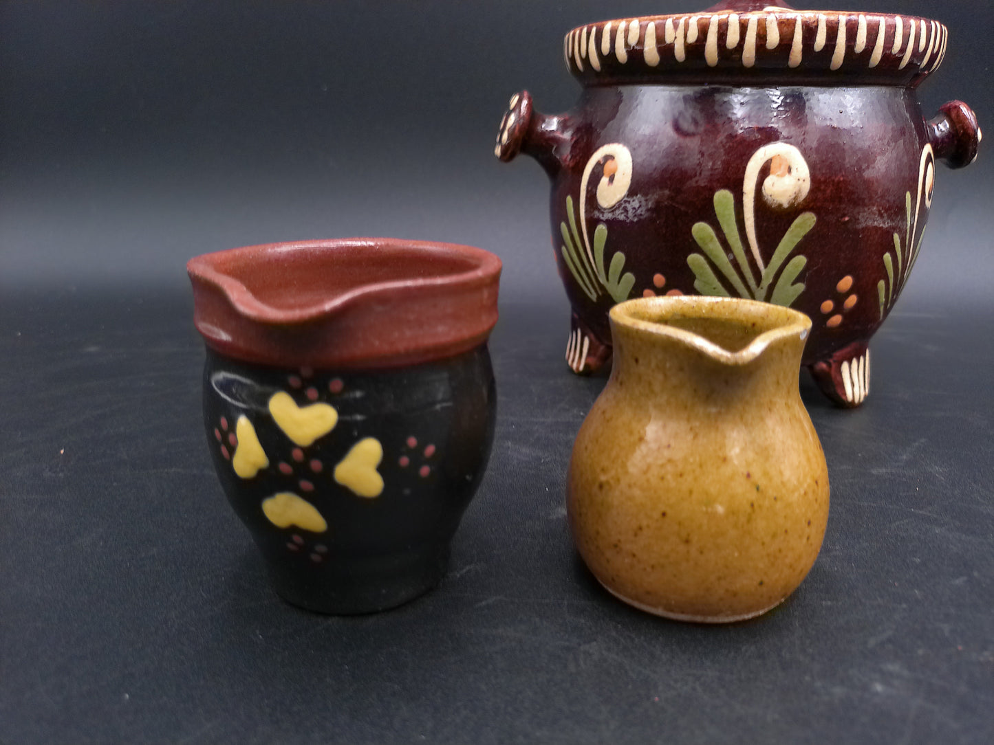 Bowl Pot With Lid Unique Design Pattern  and 2 pitchers Vintage