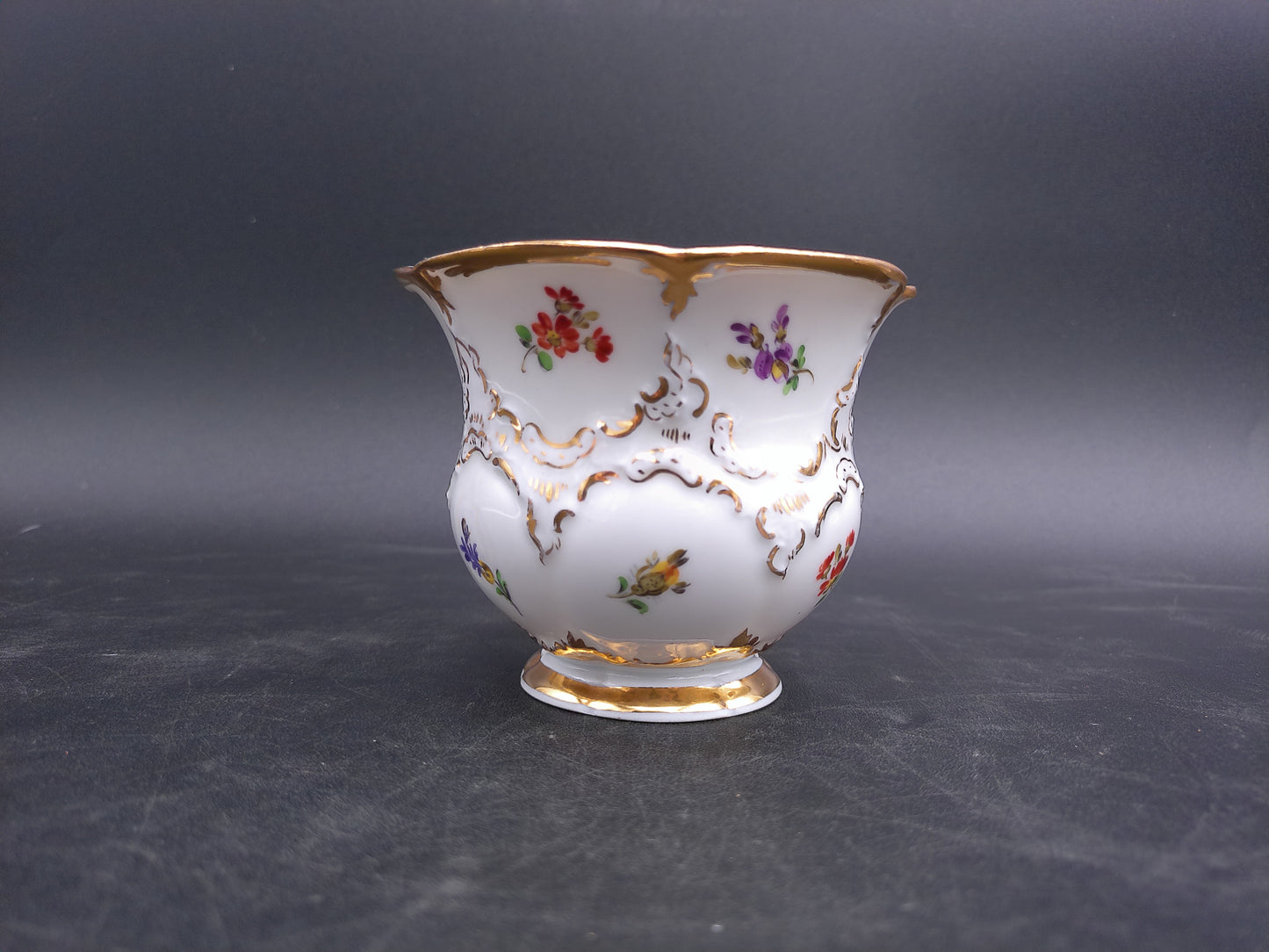 Meissen B Form Strewn Flowers Gold Gilt Bowl Cup Early 1900s