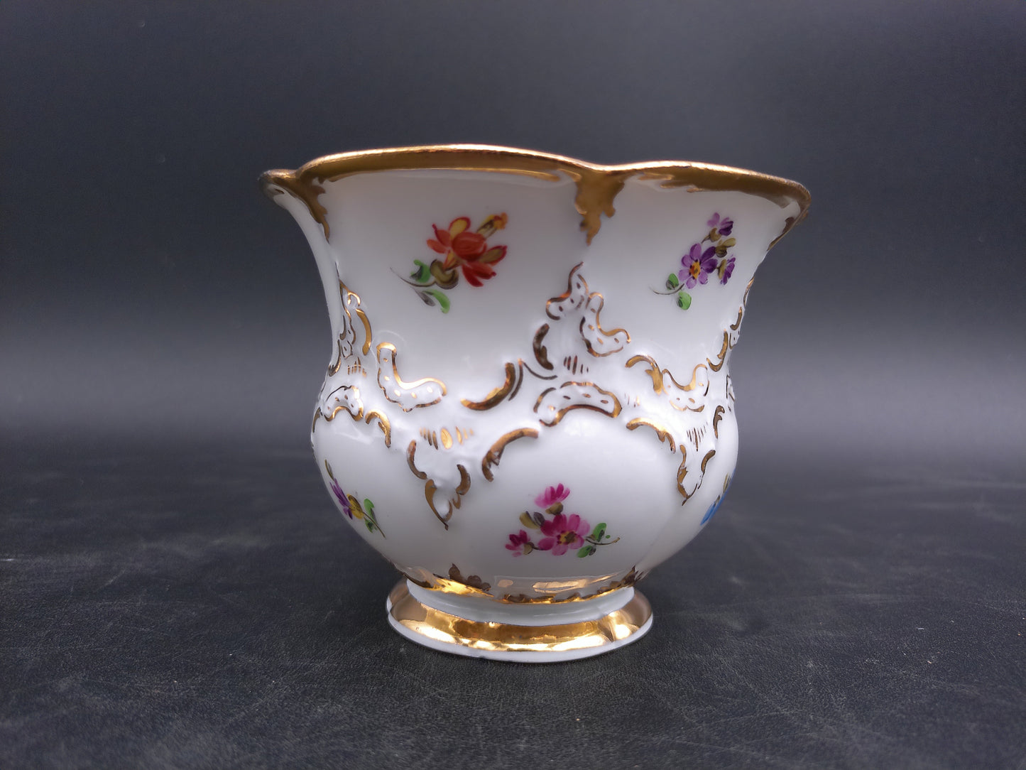 Meissen B Form Strewn Flowers Gold Gilt Bowl Cup Early 1900s