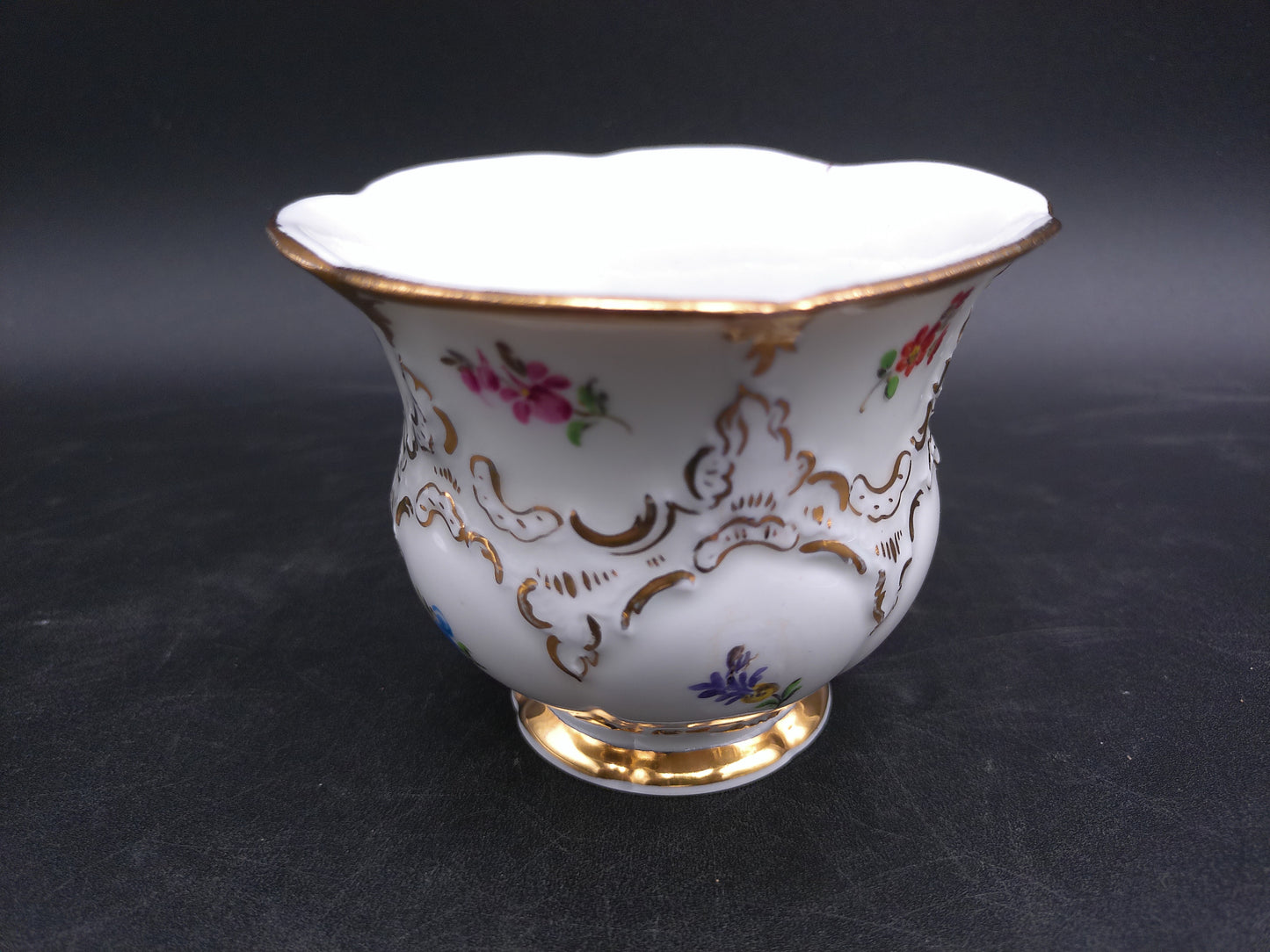 Meissen B Form Strewn Flowers Gold Gilt Bowl Cup Early 1900s