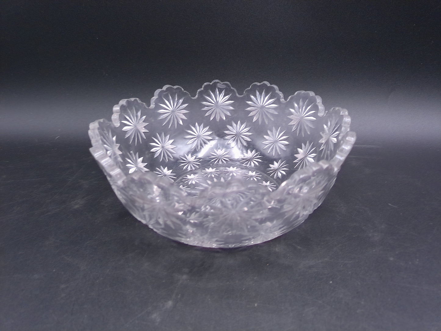 Westmoreland Star Pattern Round 9.5” Glass Crystal  Bowl