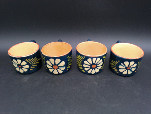 Set of 4 Coffee Cups with Daisy Flower Design Vintage