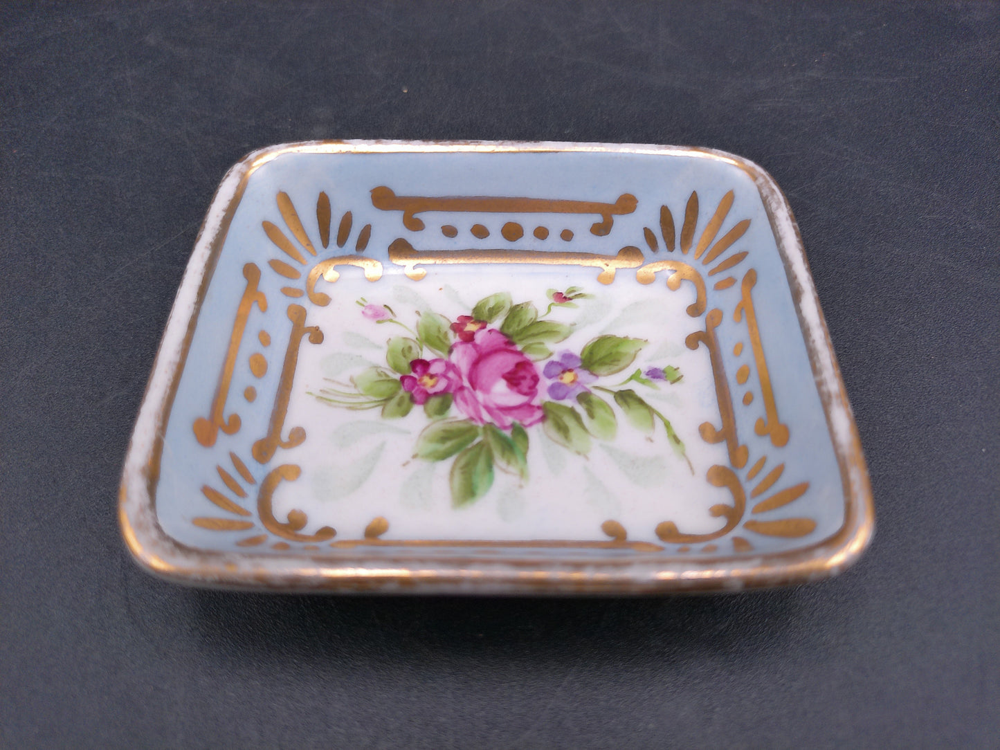 Gold painted Rim and Gold Painted Design Set of 2 Dishes Plates with Flower Design