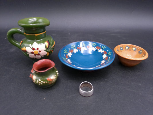 Floral Design Set of 2 Pitches and 2 Bowls Vintage