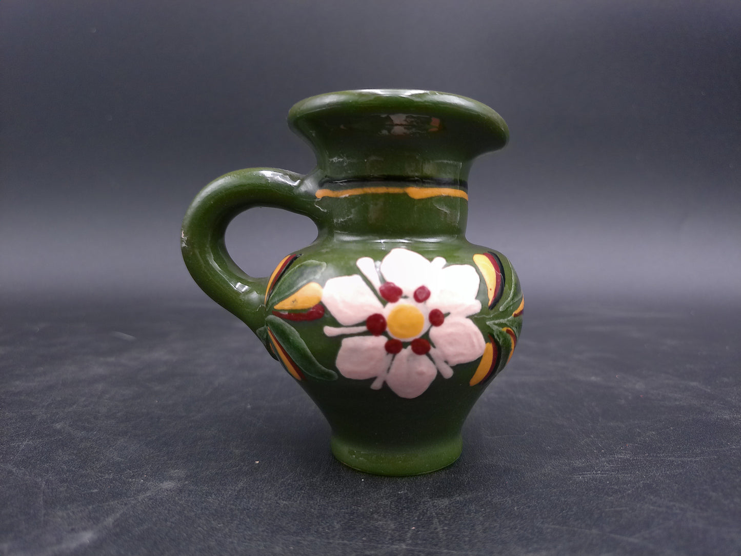 Floral Design Set of 2 Pitches and 2 Bowls Vintage