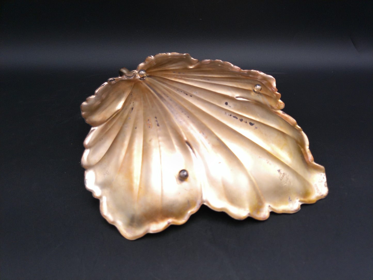 Wallace Brothers Silver Plate WB Dog Trademark Grape Leaf Tray 2917 C US Antique